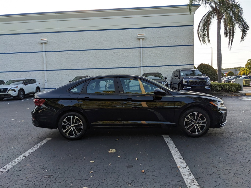 Vehicle image 5 of 28