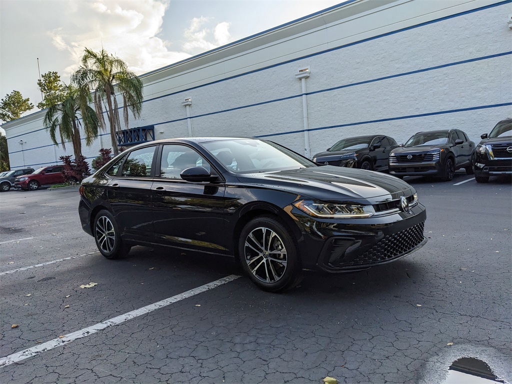Vehicle image 4 of 28