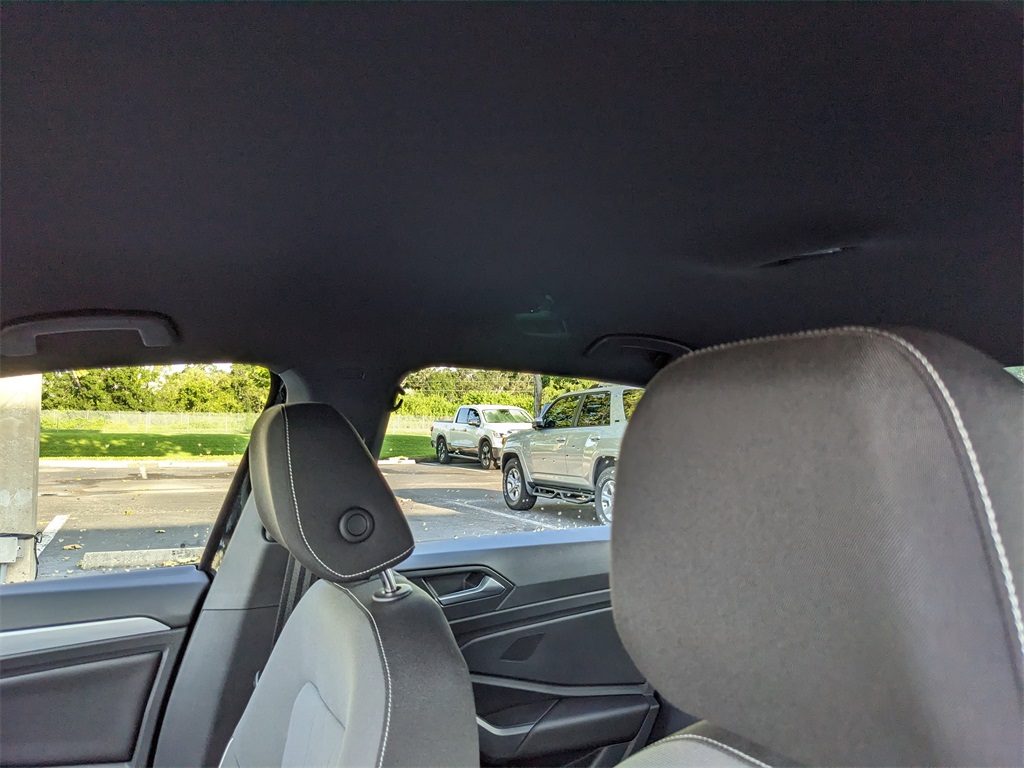 Vehicle image 23 of 28