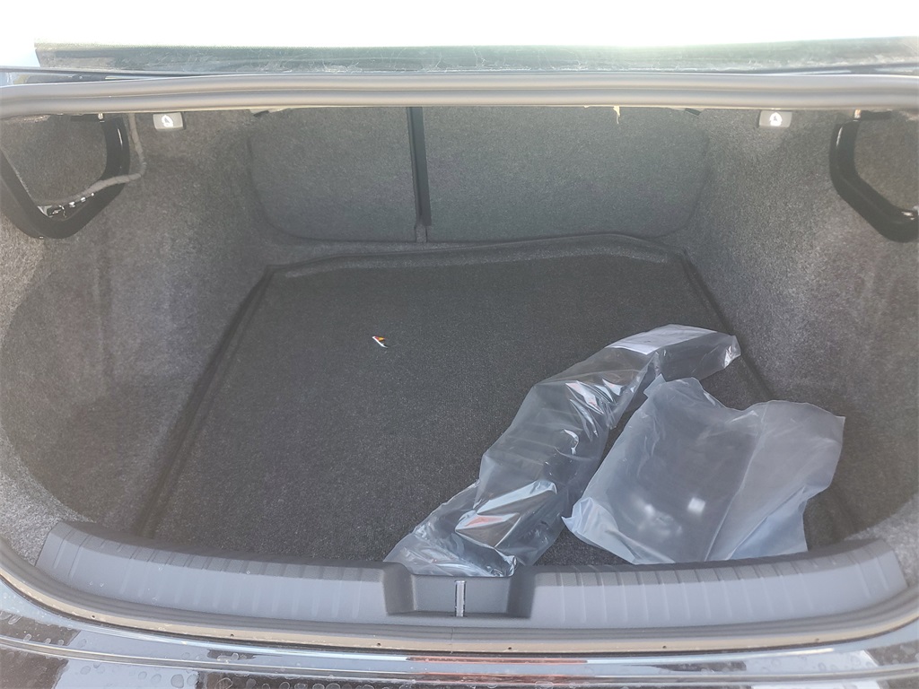 Vehicle image 15 of 31