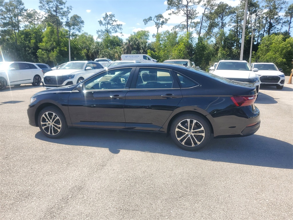 Vehicle image 8 of 31