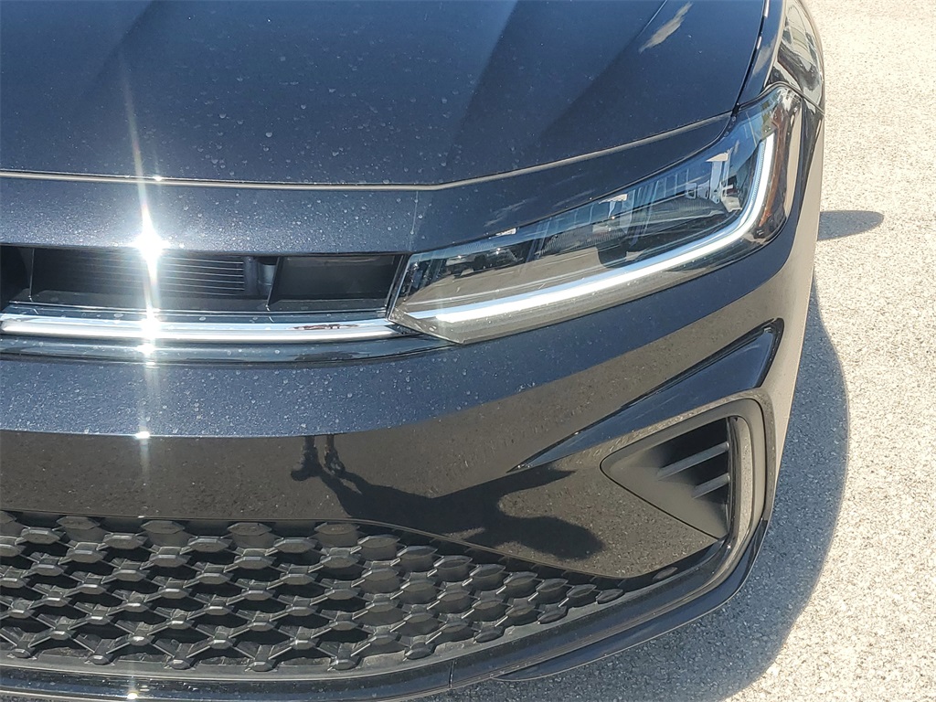 Vehicle image 12 of 31