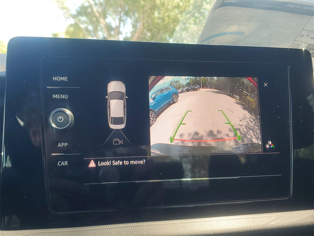 Vehicle image 25 of 31