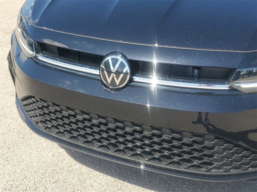 Vehicle image 11 of 31