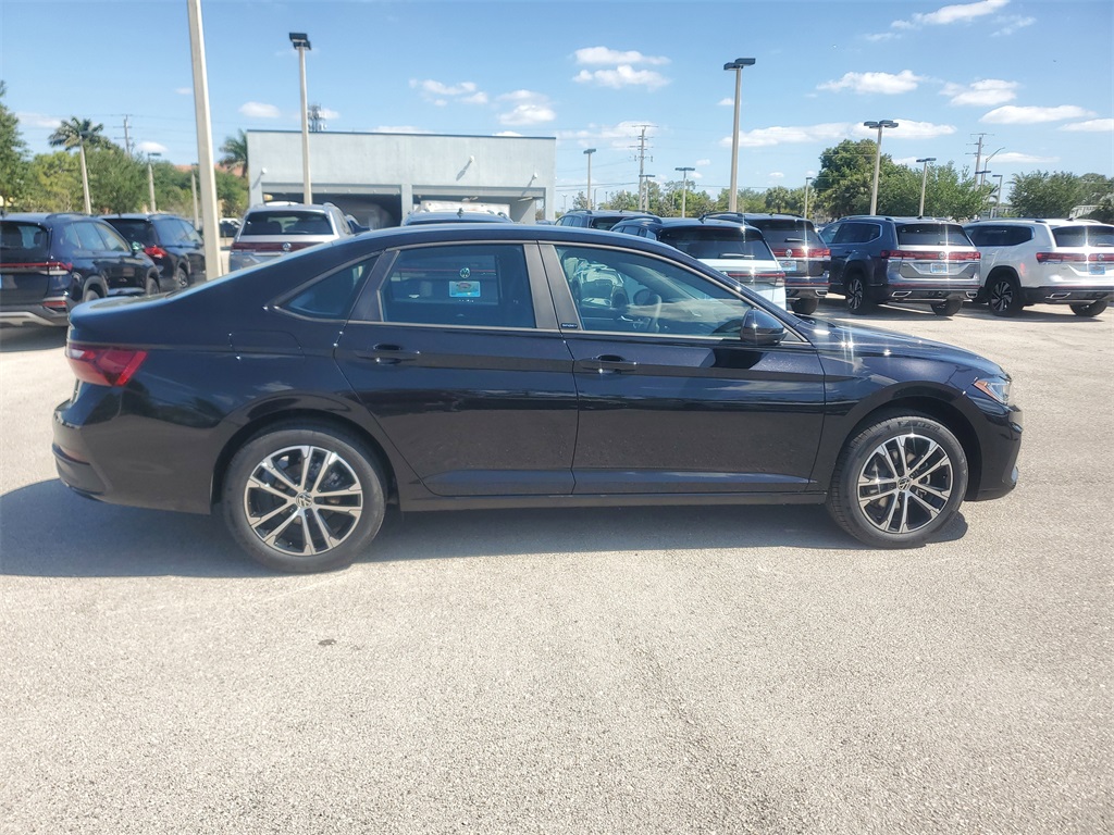 Vehicle image 5 of 31