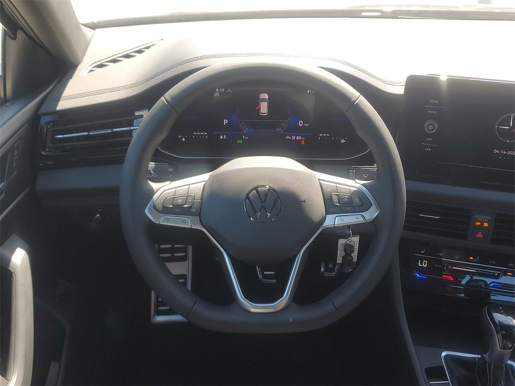 Vehicle image 19 of 31