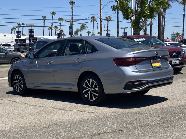 Vehicle image 5 of 17