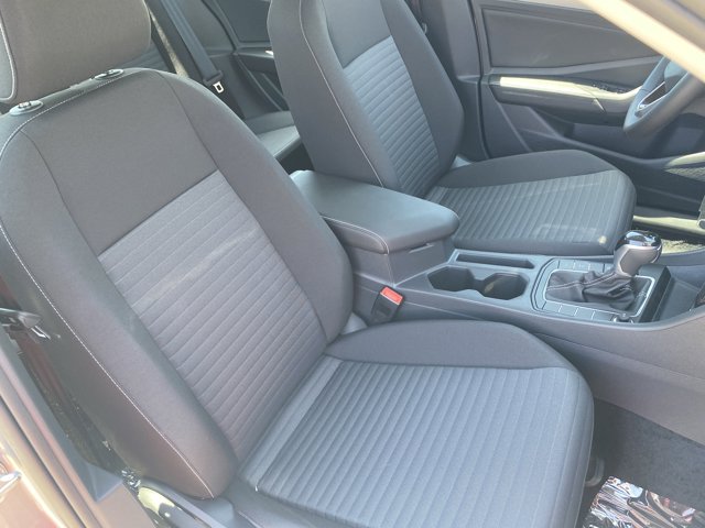 Vehicle image 7 of 17
