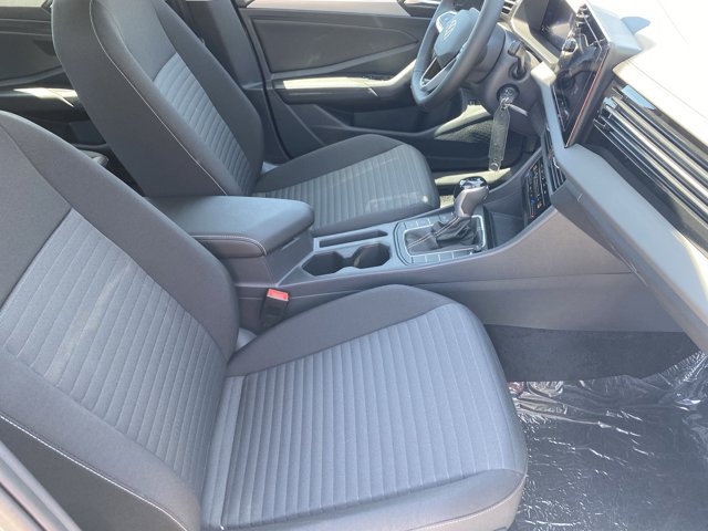 Vehicle image 9 of 17