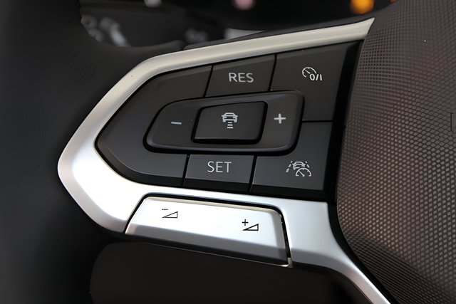 Vehicle image 14 of 30