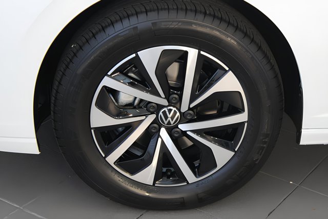 Vehicle image 7 of 30