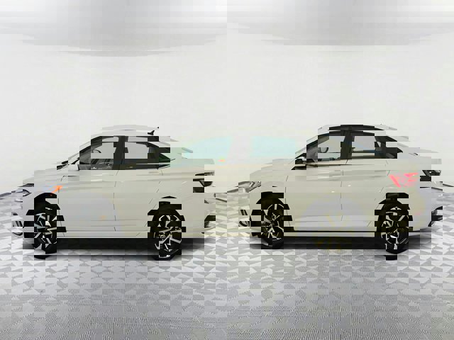 Vehicle image 6 of 30