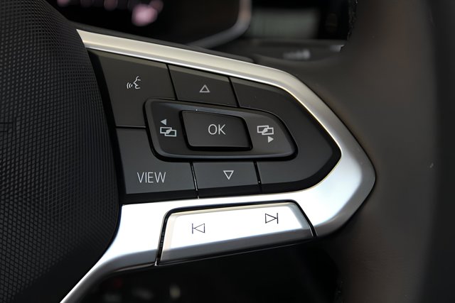 Vehicle image 15 of 30