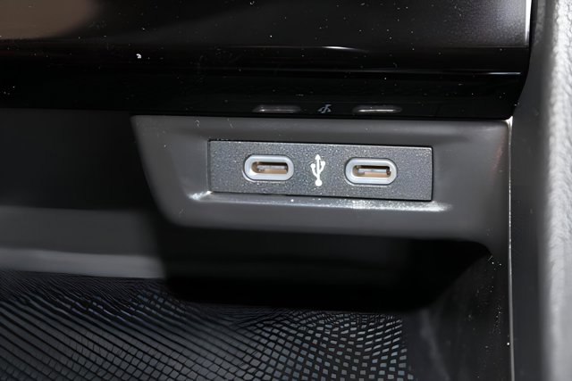 Vehicle image 21 of 30