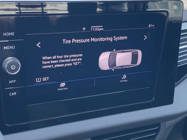 Vehicle image 13 of 17