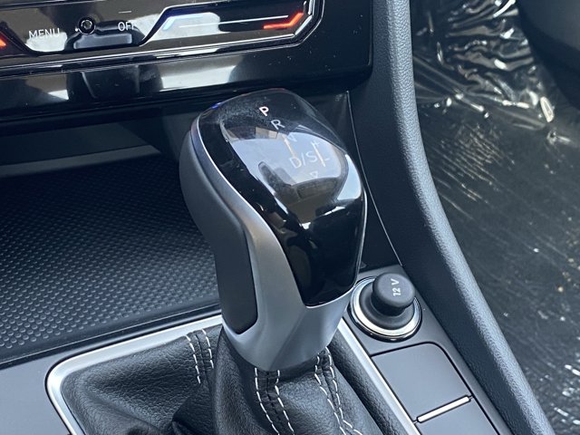 Vehicle image 15 of 17