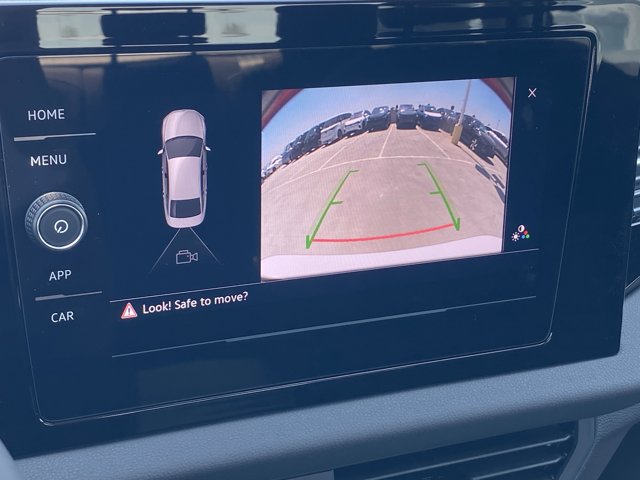 Vehicle image 14 of 17