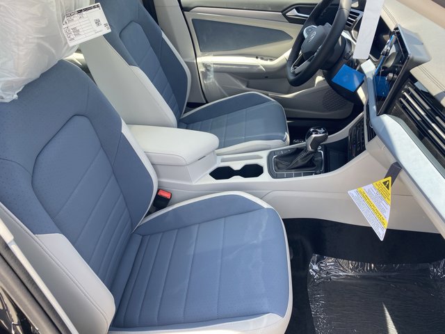 Vehicle image 9 of 18