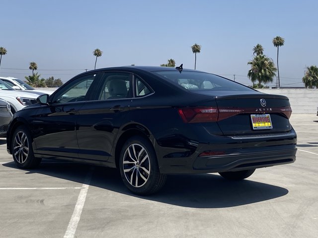 Vehicle image 5 of 18