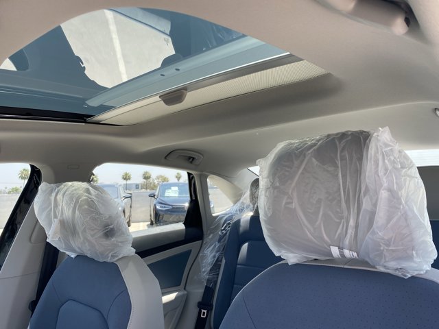 Vehicle image 12 of 18