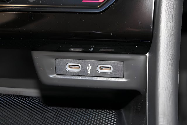 Vehicle image 22 of 31