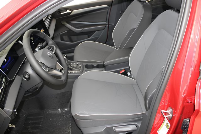 Vehicle image 13 of 31