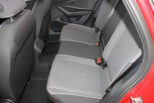 Vehicle image 26 of 31