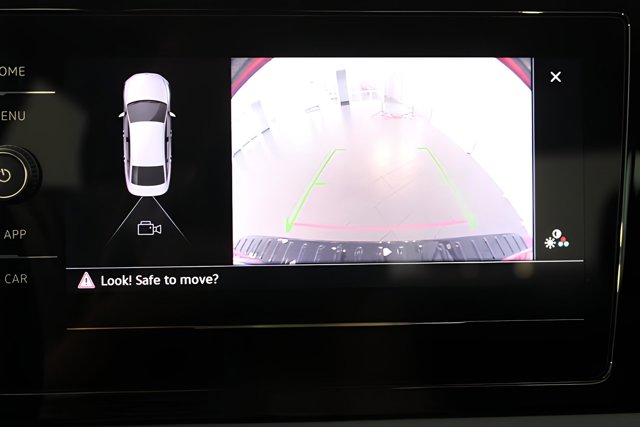 Vehicle image 20 of 31
