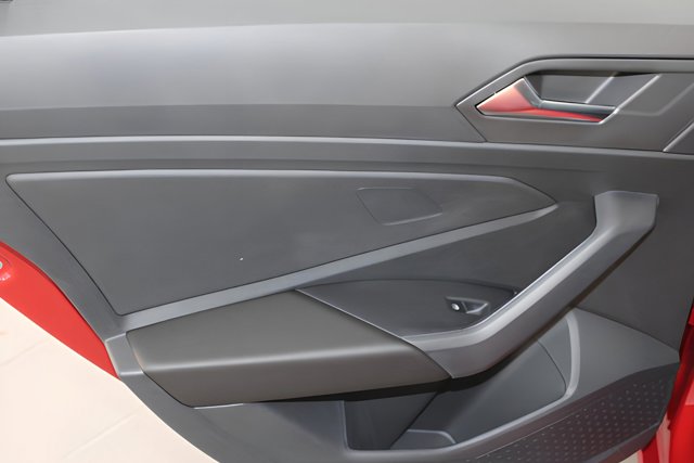Vehicle image 25 of 31