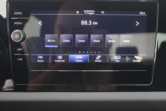 Vehicle image 19 of 31