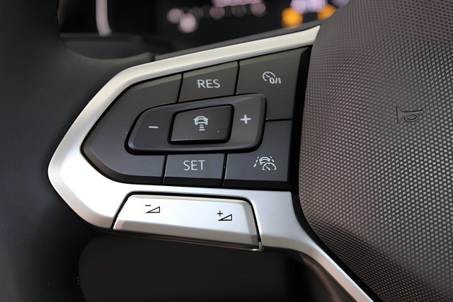 Vehicle image 15 of 31