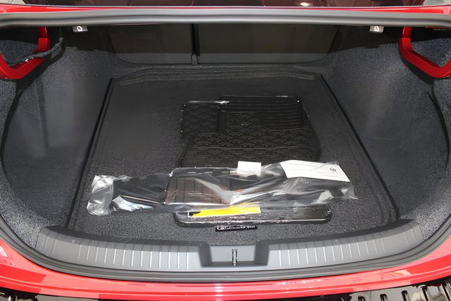 Vehicle image 27 of 31