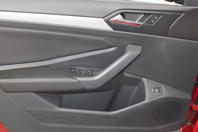 Vehicle image 11 of 31