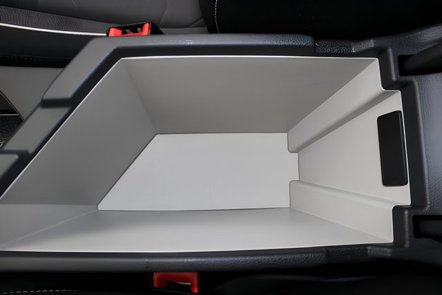 Vehicle image 24 of 31