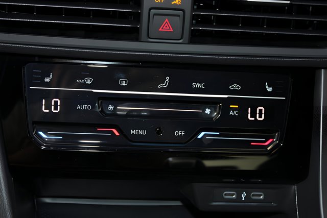 Vehicle image 21 of 31