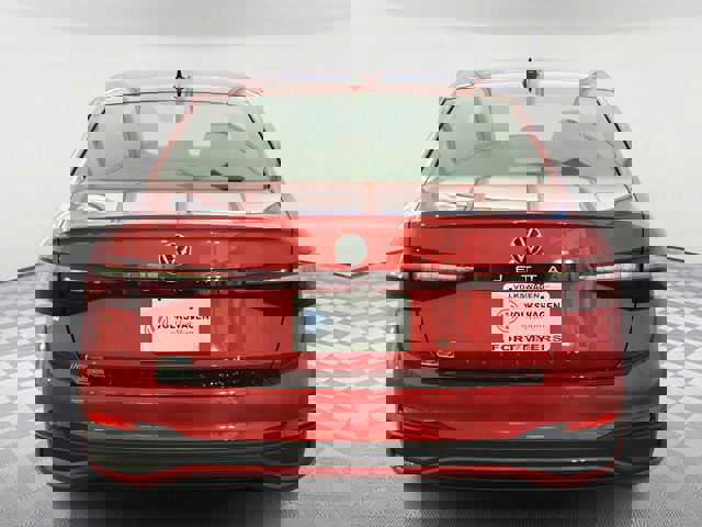 Vehicle image 4 of 31