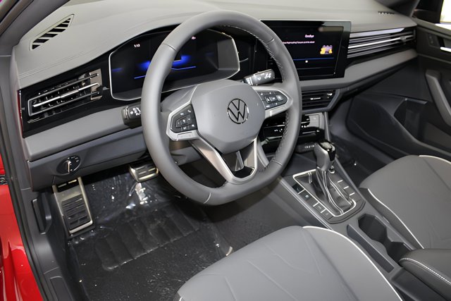 Vehicle image 14 of 31