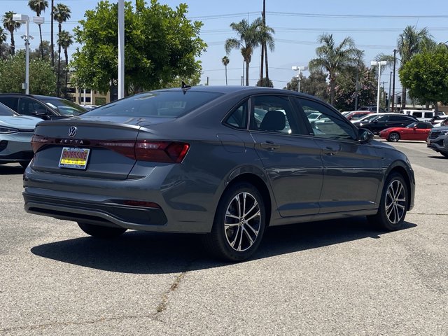 Vehicle image 4 of 16