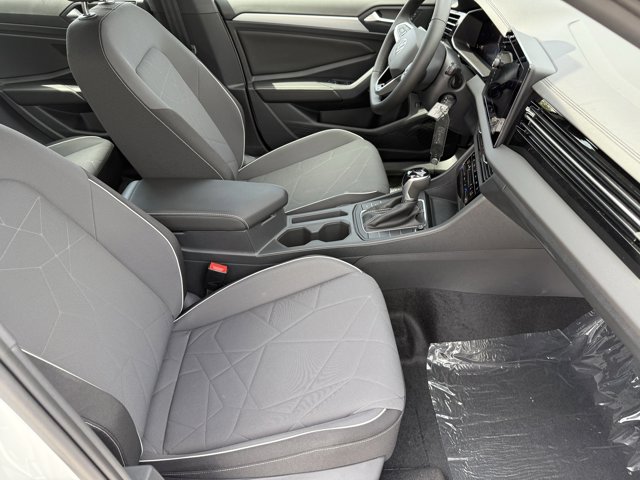 Vehicle image 10 of 16