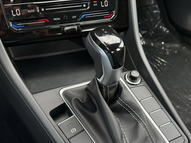 Vehicle image 15 of 16