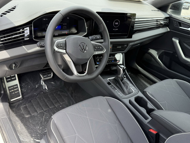Vehicle image 12 of 16