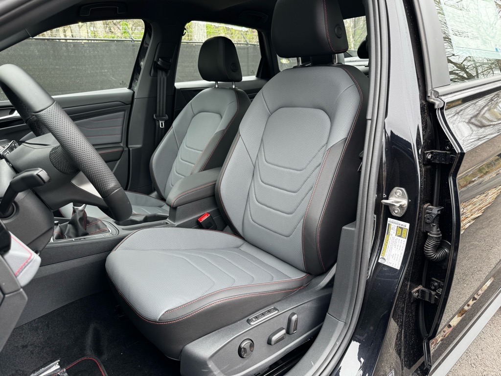 Vehicle image 20 of 35