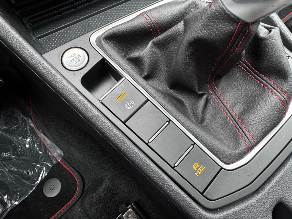 Vehicle image 31 of 35