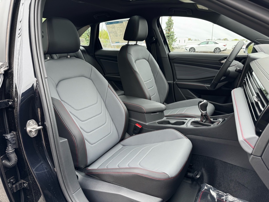 Vehicle image 12 of 35