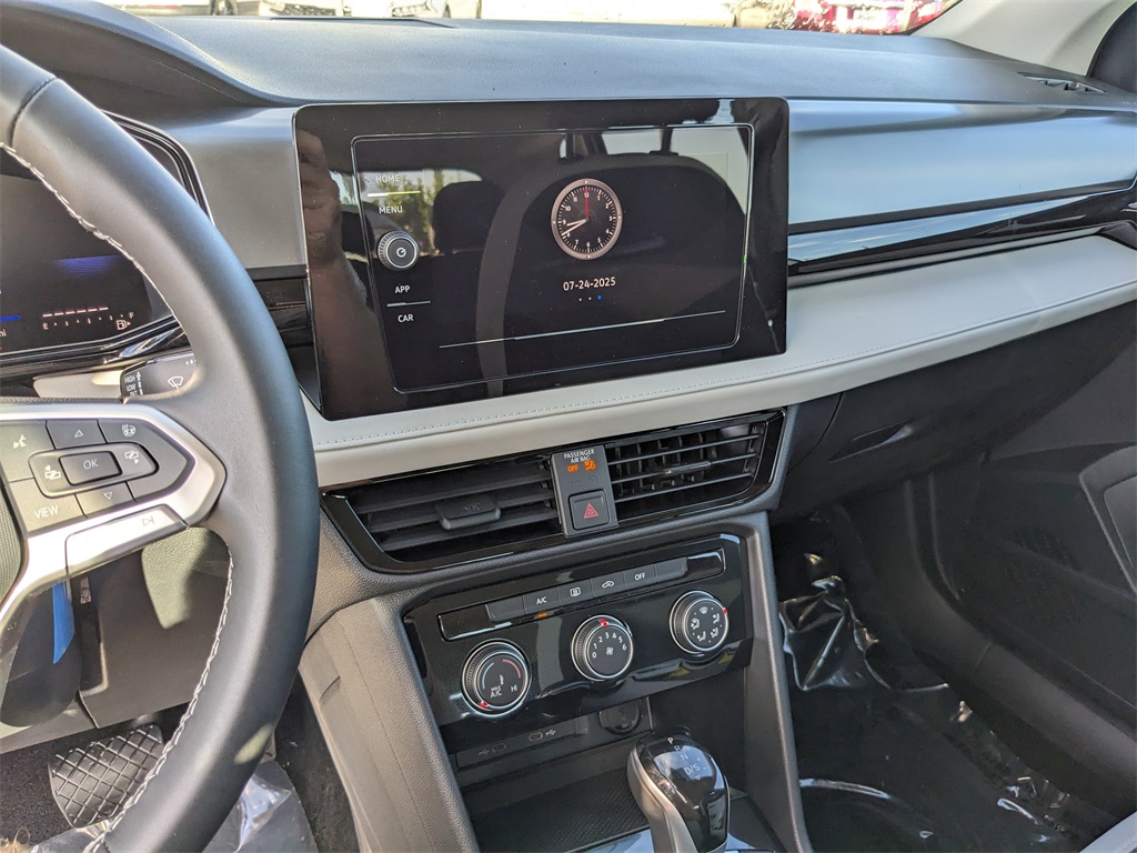 Vehicle image 28 of 29