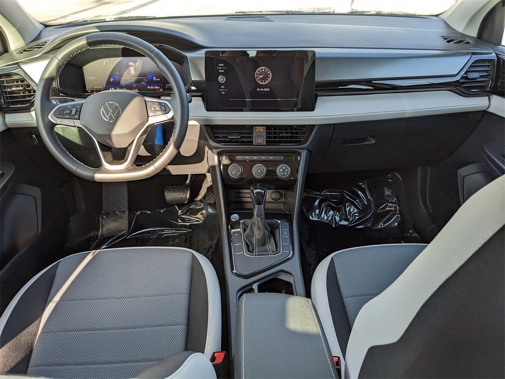 Vehicle image 14 of 29
