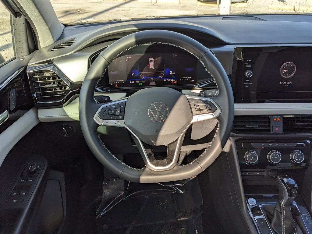 Vehicle image 15 of 29