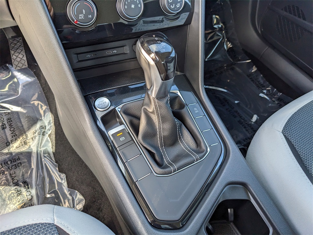 Vehicle image 22 of 29