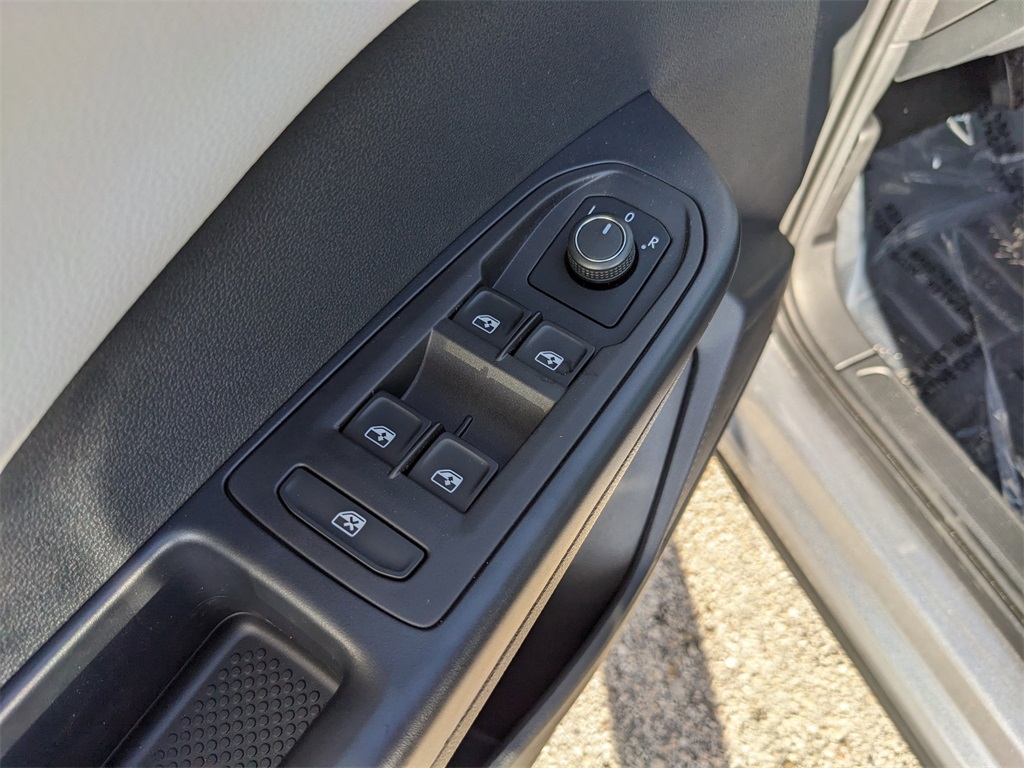 Vehicle image 26 of 29