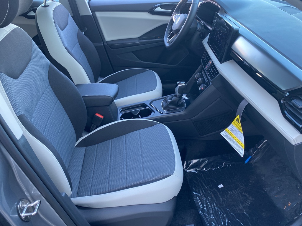 Vehicle image 20 of 32
